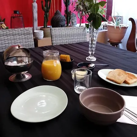 A L'ombre Des Arenes Garage Compris Homestay